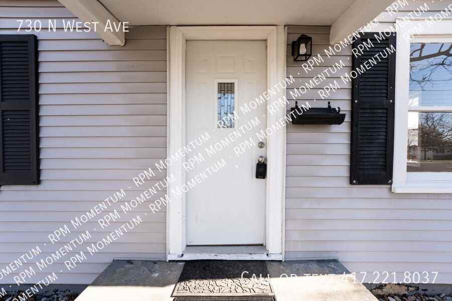 730 N West Ave - Photo 3 of 25