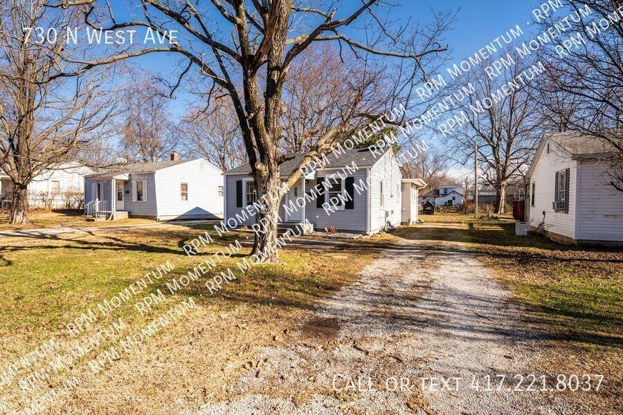 730 N West Ave - Photo 4 of 25