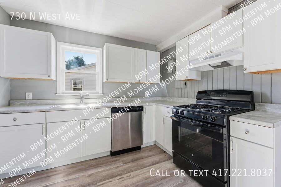 730 N West Ave - Photo 6 of 25