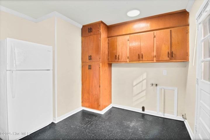 1002 School Street - Photo 6 of 10