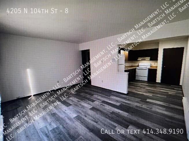 4205 N 104th St #8 - Photo 3 of 6