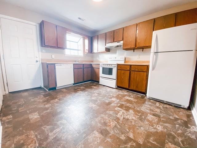 210 Yaupon Drive - Photo 7 of 8