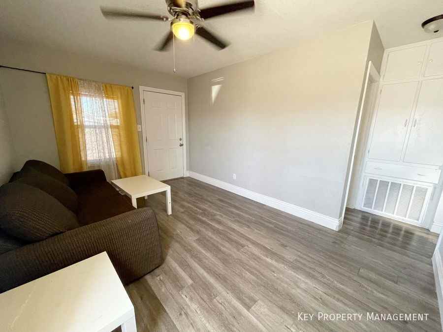 5930 Dodd St #B - Photo 5 of 11