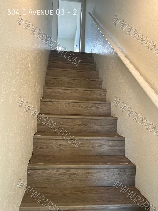 504 E Avenue Q3 #2 - Photo 7 of 10