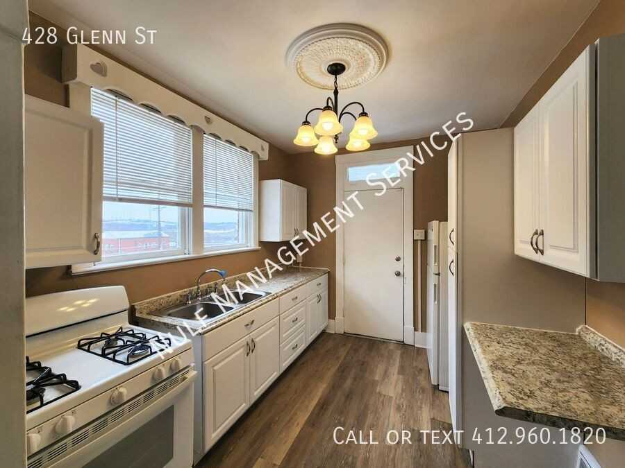 428 Glenn St - Photo 3 of 9