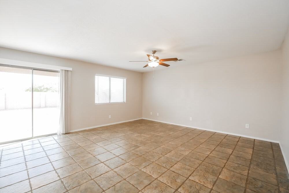 33757 N Wash View Rd - Photo 5 of 17