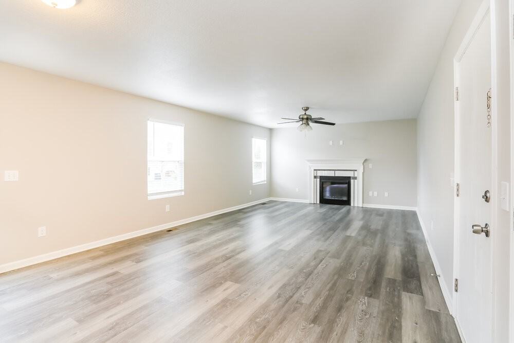 6125 Fallsburg Dr - Photo 7 of 18