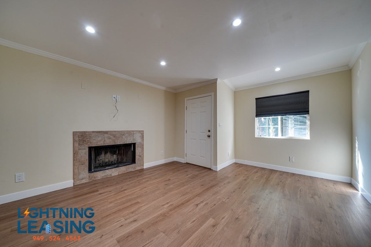 6182 Yolanda Ave - Photo 2 of 32