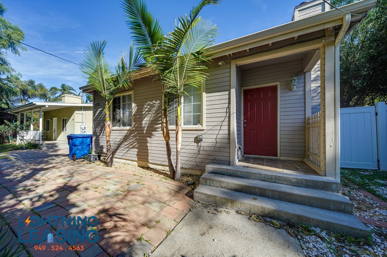 6182 Yolanda Ave - Photo 3 of 32