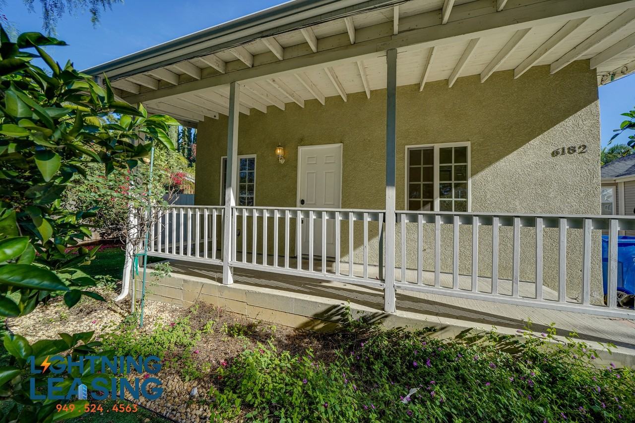 6176 Yolanda Ave - Photo 3 of 28