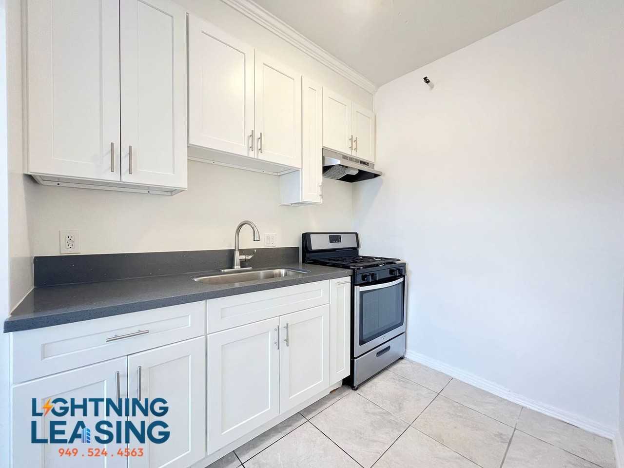 2750 San Marino St #31D - Photo 5 of 7