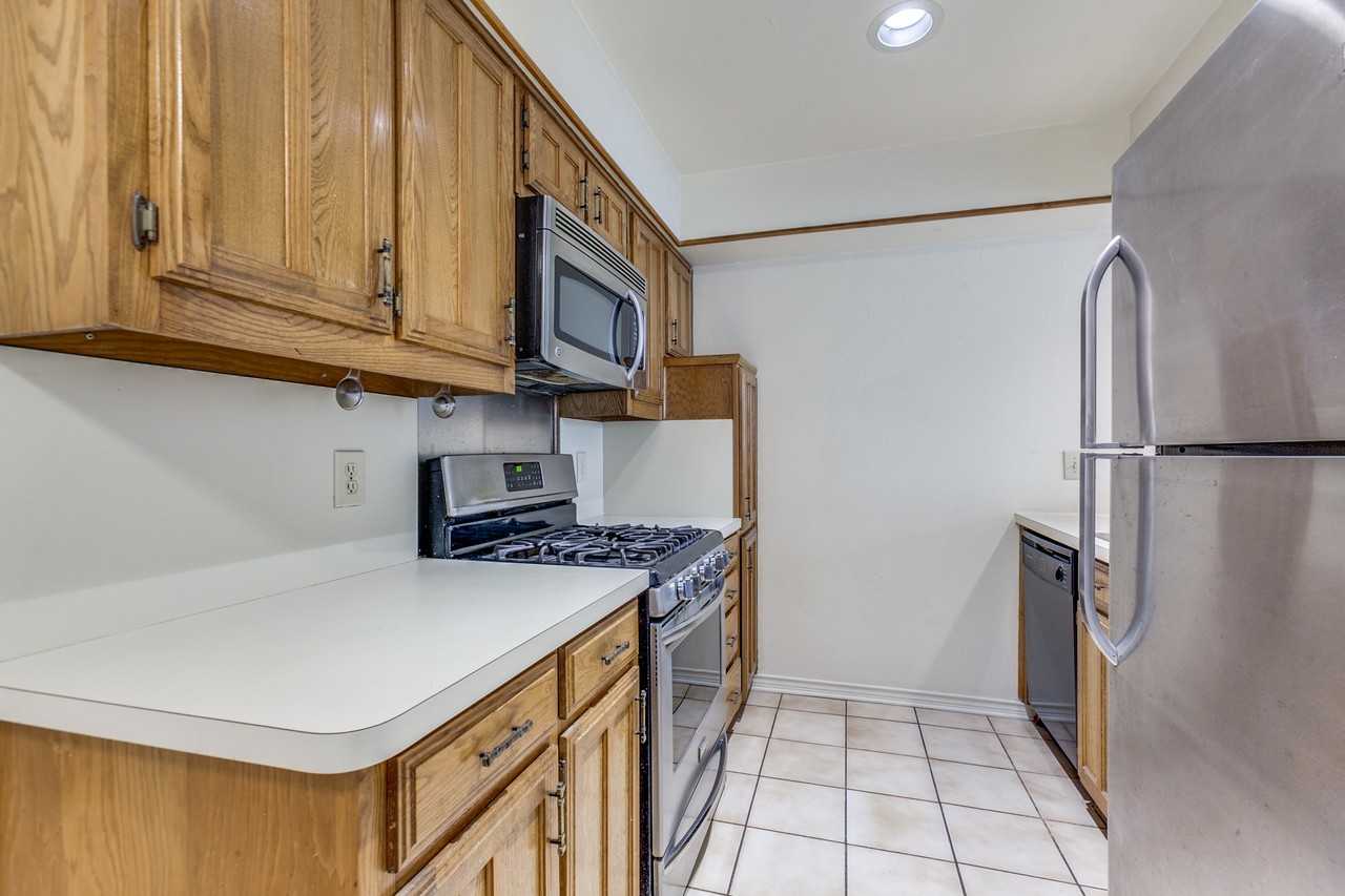 3007 Allister St - Photo 6 of 14