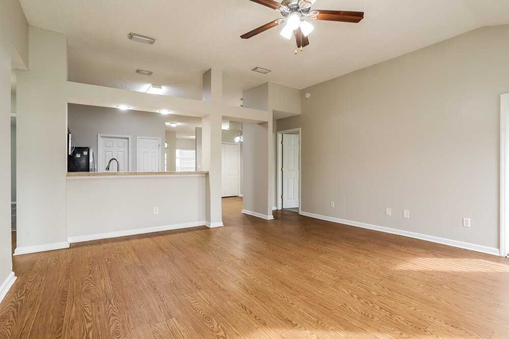 387 Summit Dr - Photo 4 of 16