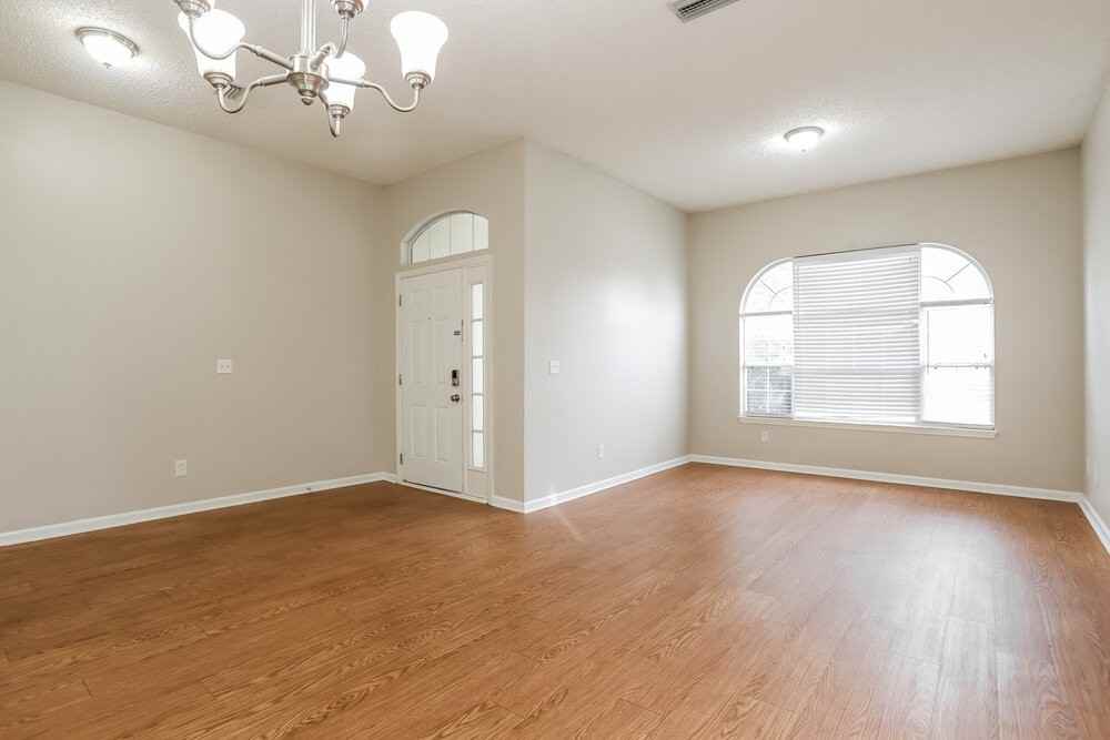 387 Summit Dr - Photo 5 of 16