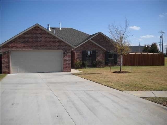 1242 N Shannon Ave - Photo 2 of 17