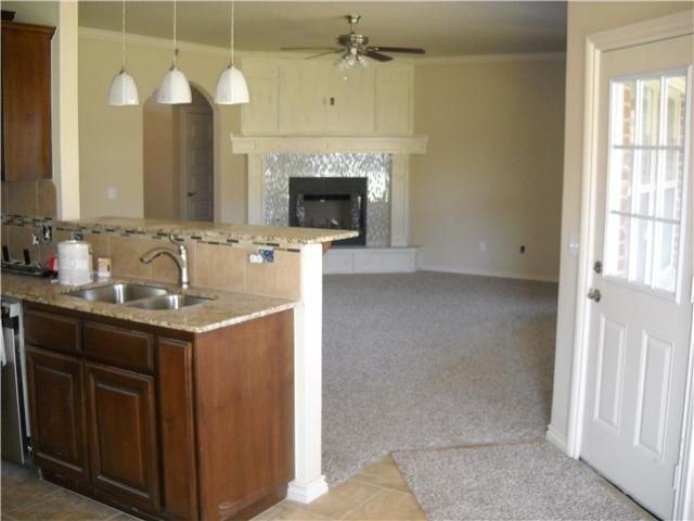 1242 N Shannon Ave - Photo 5 of 17