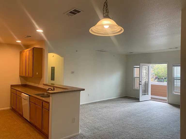 2803 Kansas Dr - Photo 3 of 27