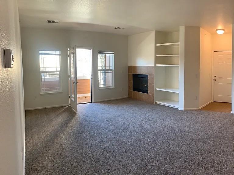 2803 Kansas Dr - Photo 5 of 27