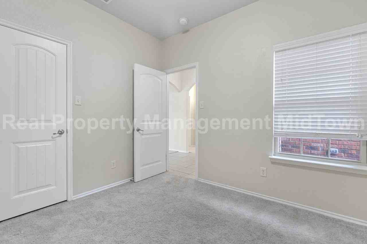 2035 Karsen Ln - Photo 2 of 31