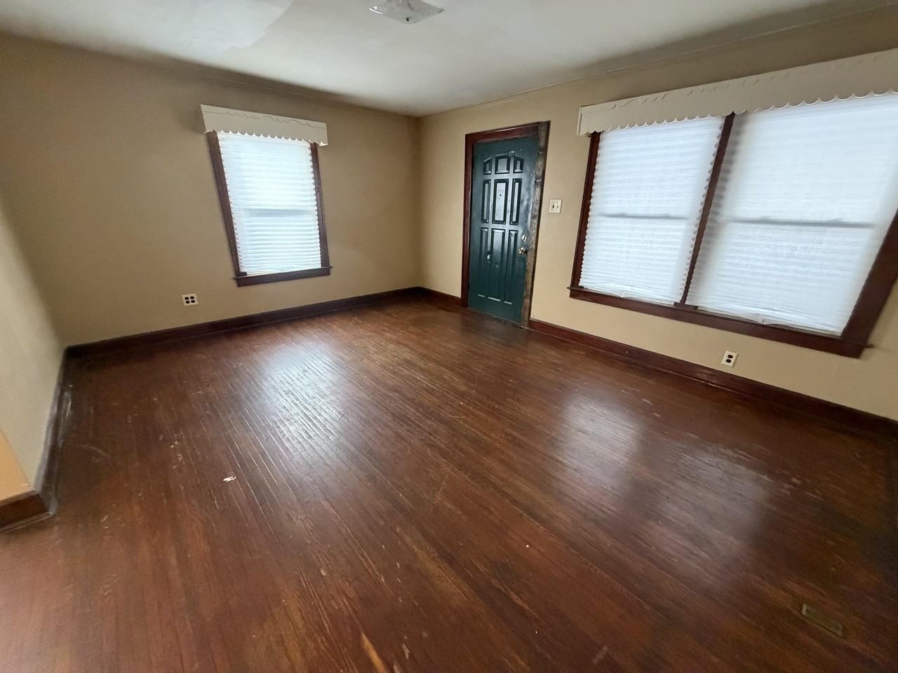 225 Delaware Ave - Photo 3 of 9