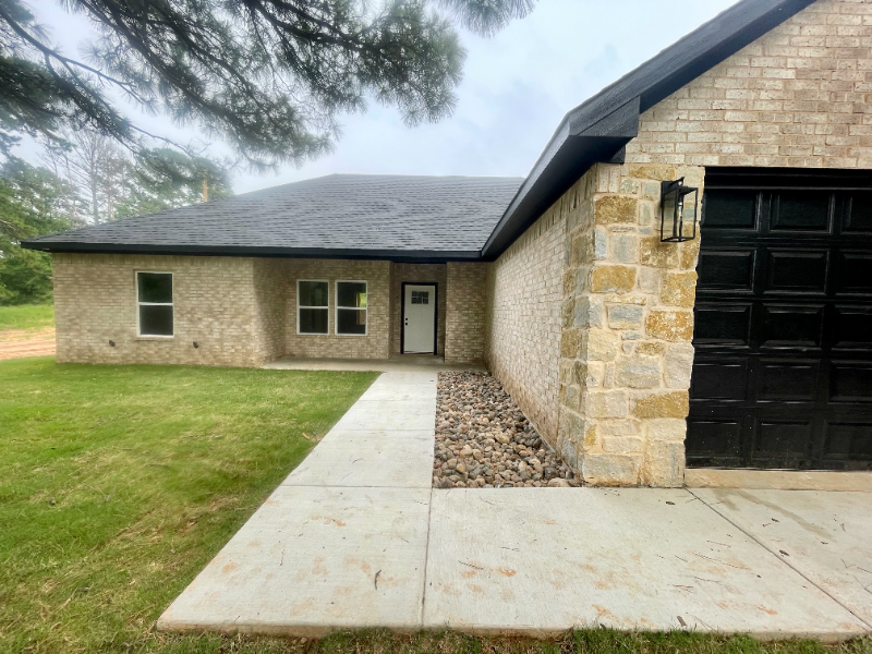 18291 Clear Lake Cir - Photo 3 of 20