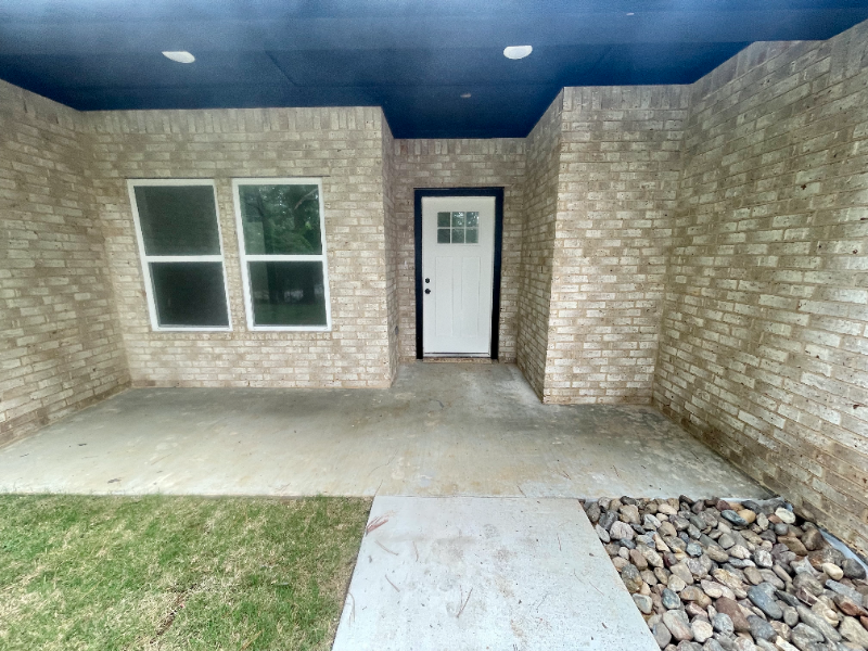 18291 Clear Lake Cir - Photo 4 of 20