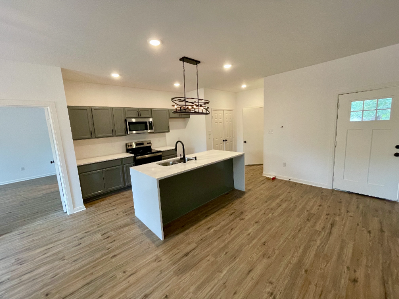 18291 Clear Lake Cir - Photo 6 of 20