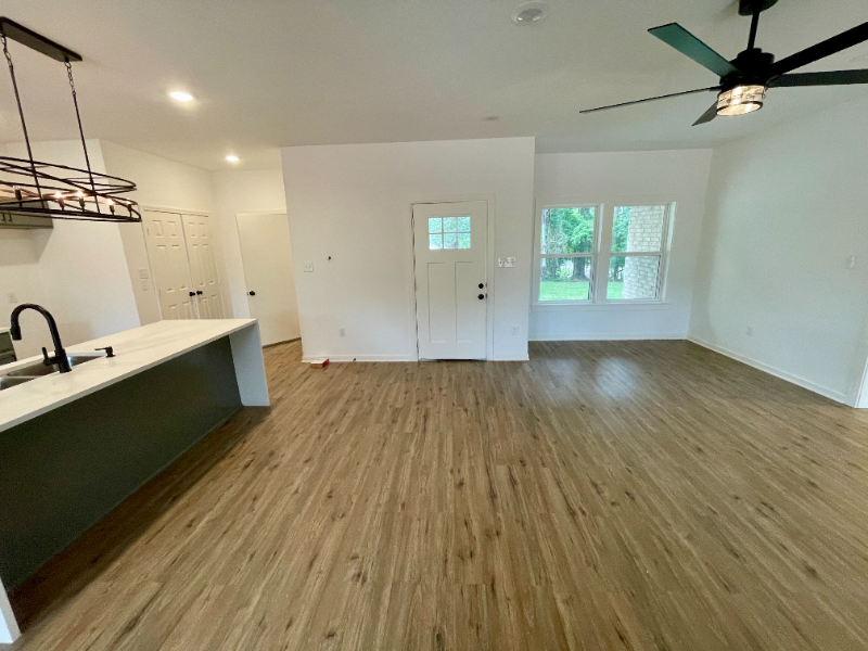 18291 Clear Lake Cir - Photo 7 of 20