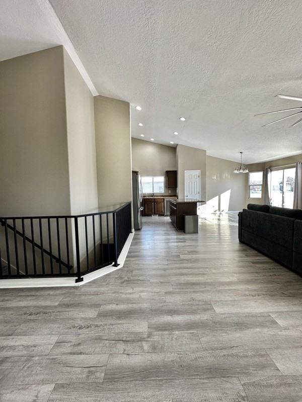 1976 En - Photo 3 of 17