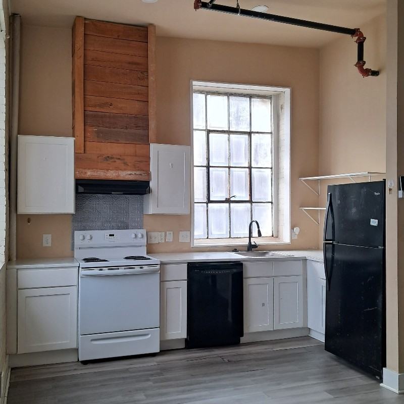 632 Roanoke Ave #104 - Photo 2 of 8