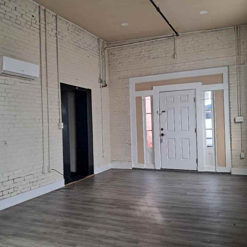 632 Roanoke Ave #104 - Photo 3 of 8