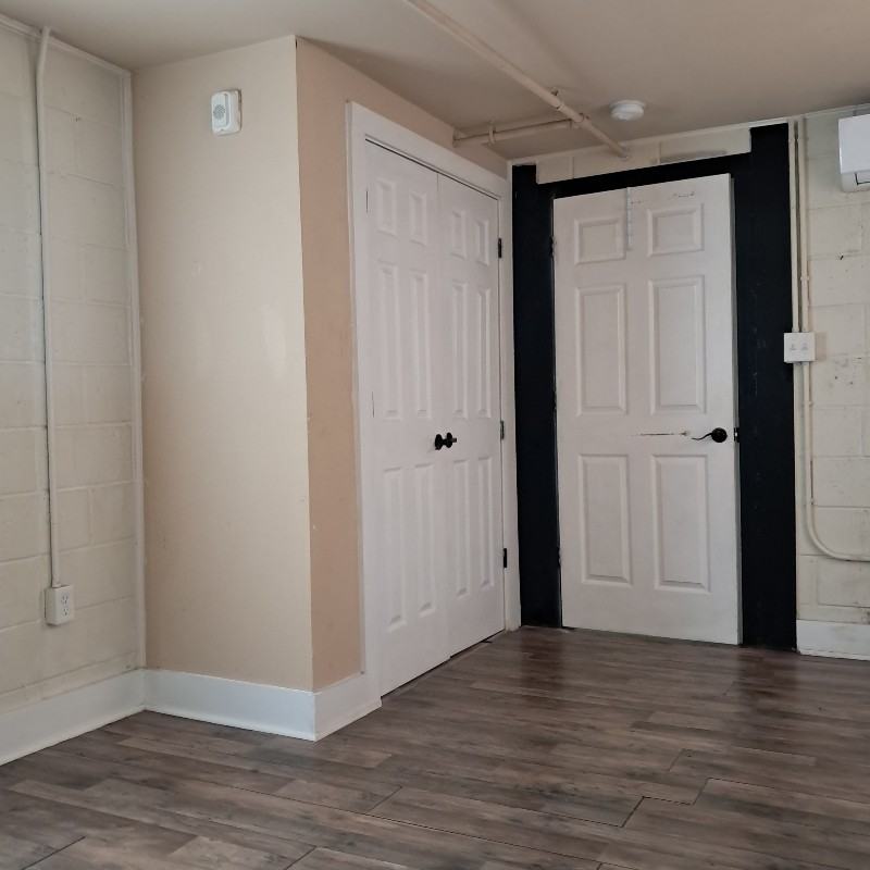 632 Roanoke Ave #104 - Photo 4 of 8