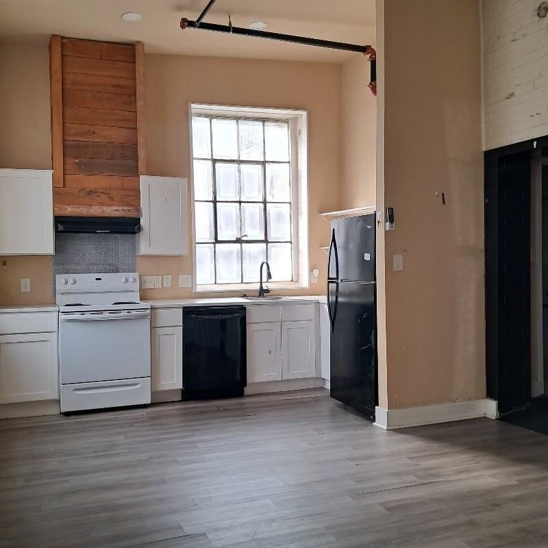 632 Roanoke Ave #104 - Photo 5 of 8