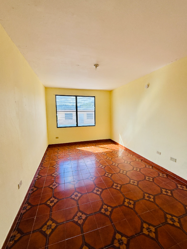 348 Calle 13 #3-2ndFL - Photo 7 of 17