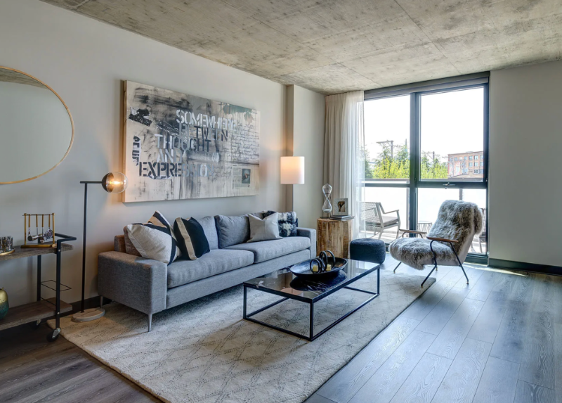 1333 W Lake St - Photo 2 of 13