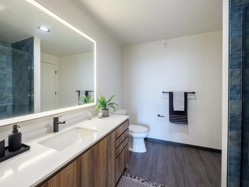 1601 W Lake St - Photo 5 of 20