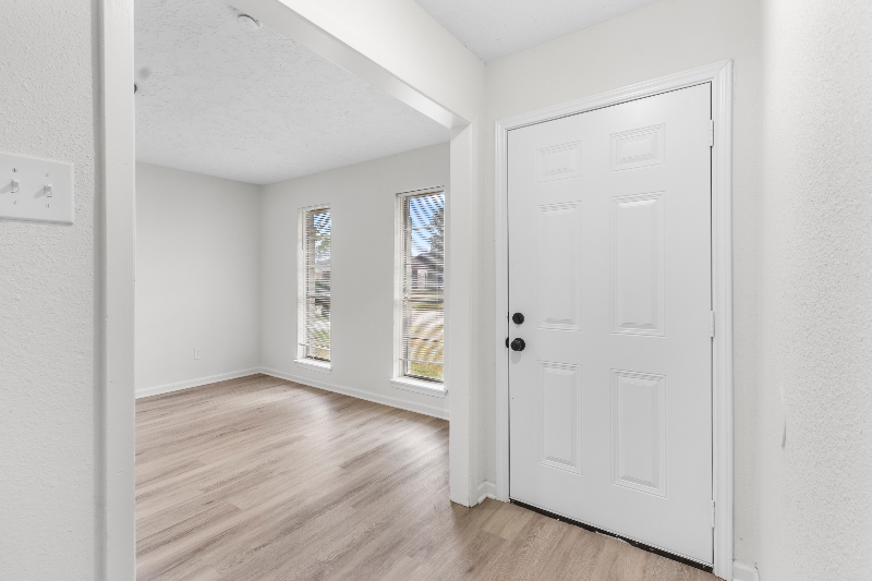 5019 Brisbane Dr - Photo 4 of 15