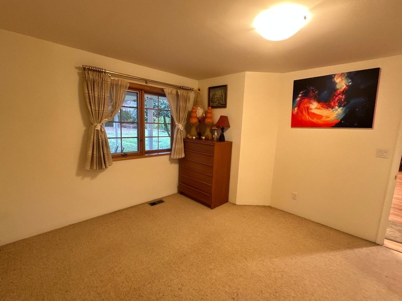 628 East 9th Street - Photo 7 of 8