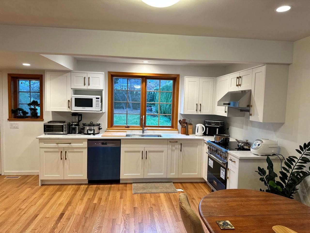 628 East 9th Street - Photo 3 of 8