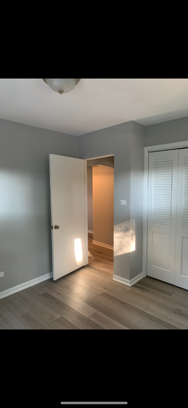 100 W George St - Photo 4 of 6