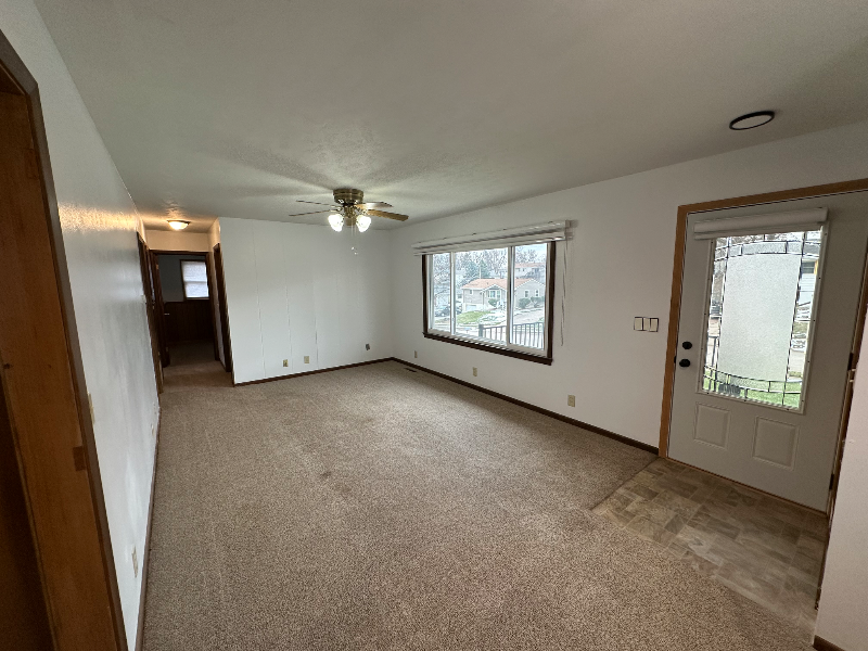 9418 Meredith Ave - Photo 7 of 19