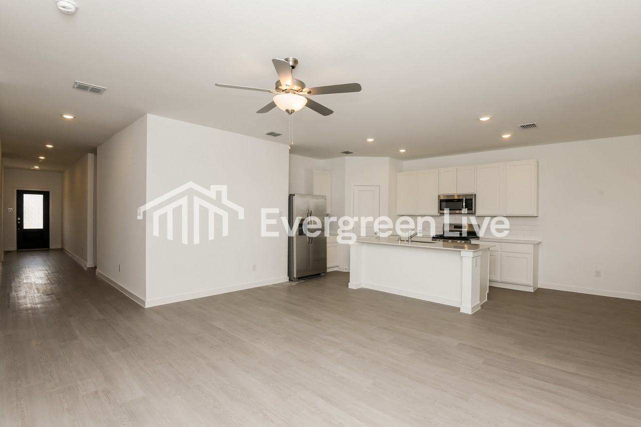 200 Pine St - Photo 5 of 16