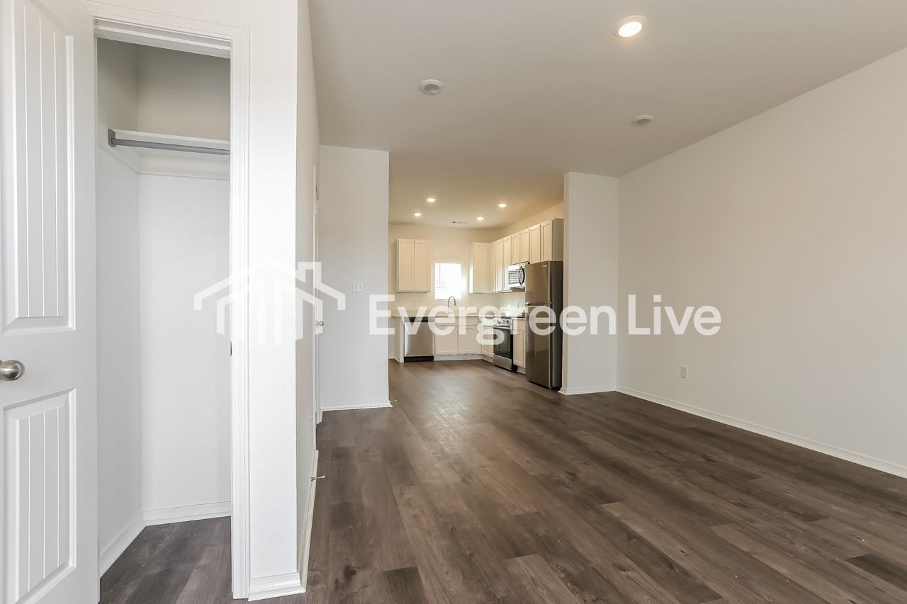 1255 Tsar Rd - Photo 3 of 15