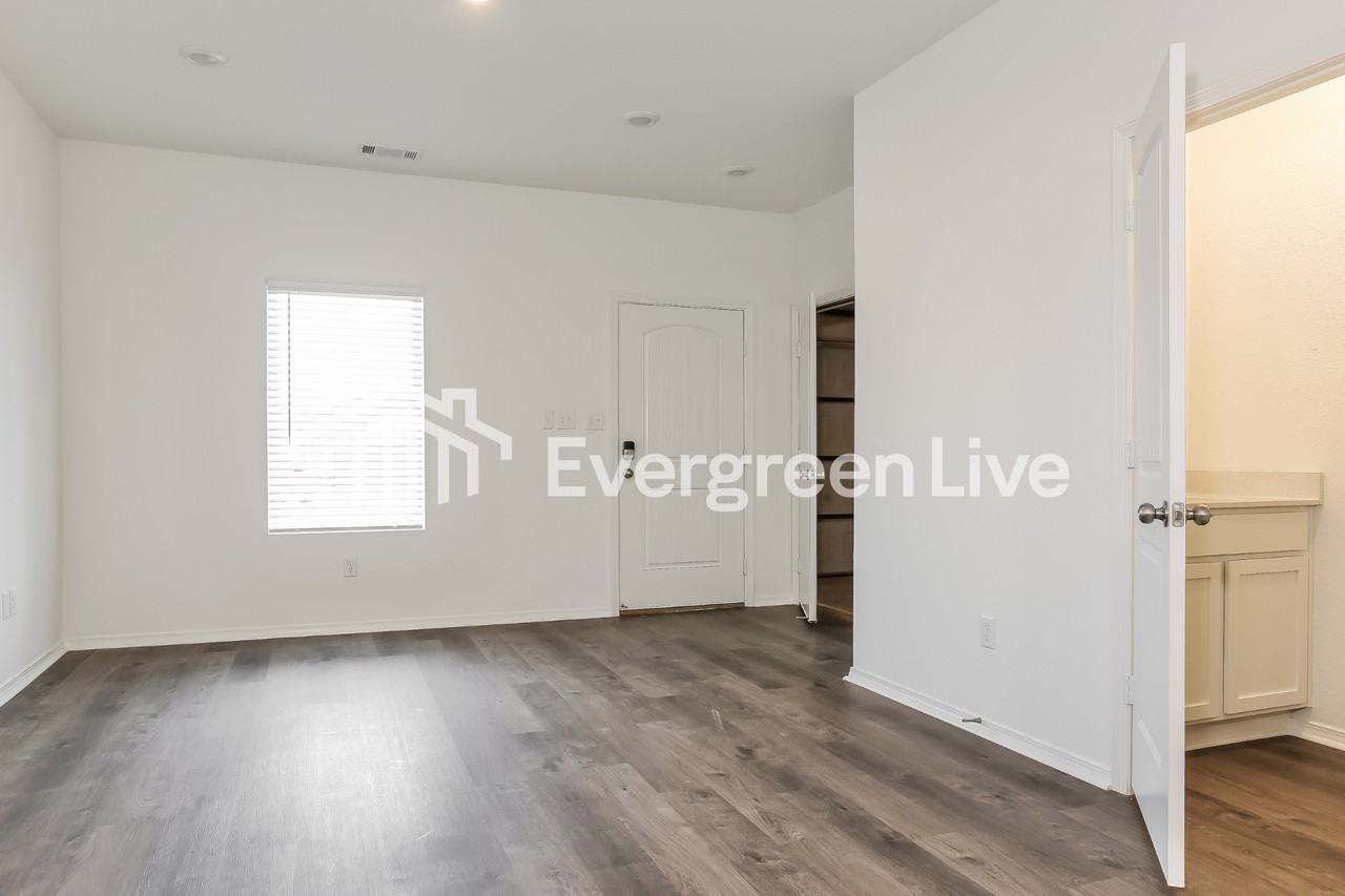 1255 Tsar Rd - Photo 4 of 15