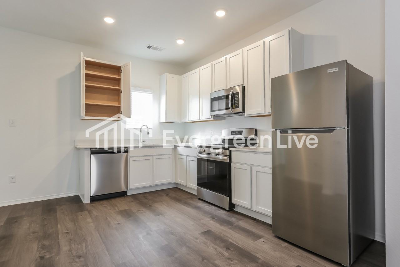 1255 Tsar Rd - Photo 5 of 15