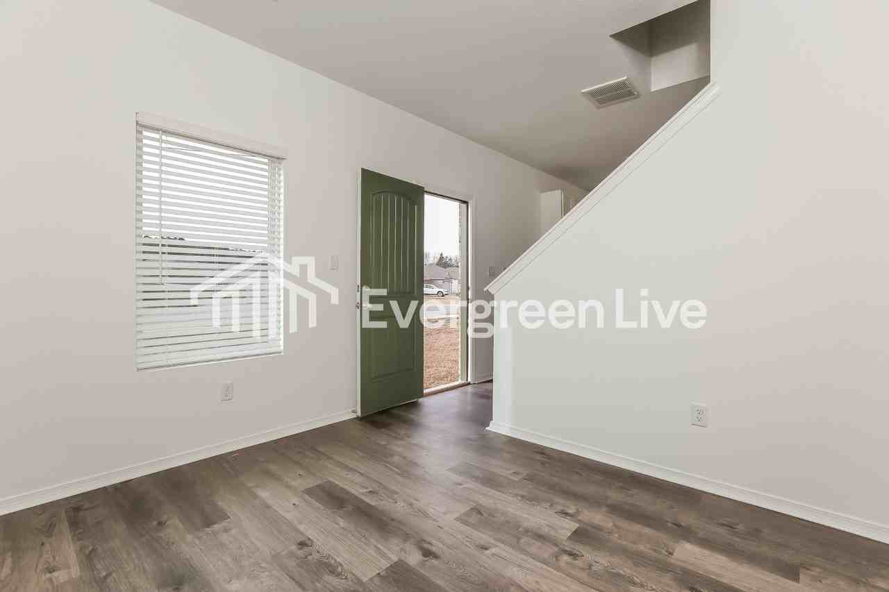 1255 Tsar Rd - Photo 7 of 15