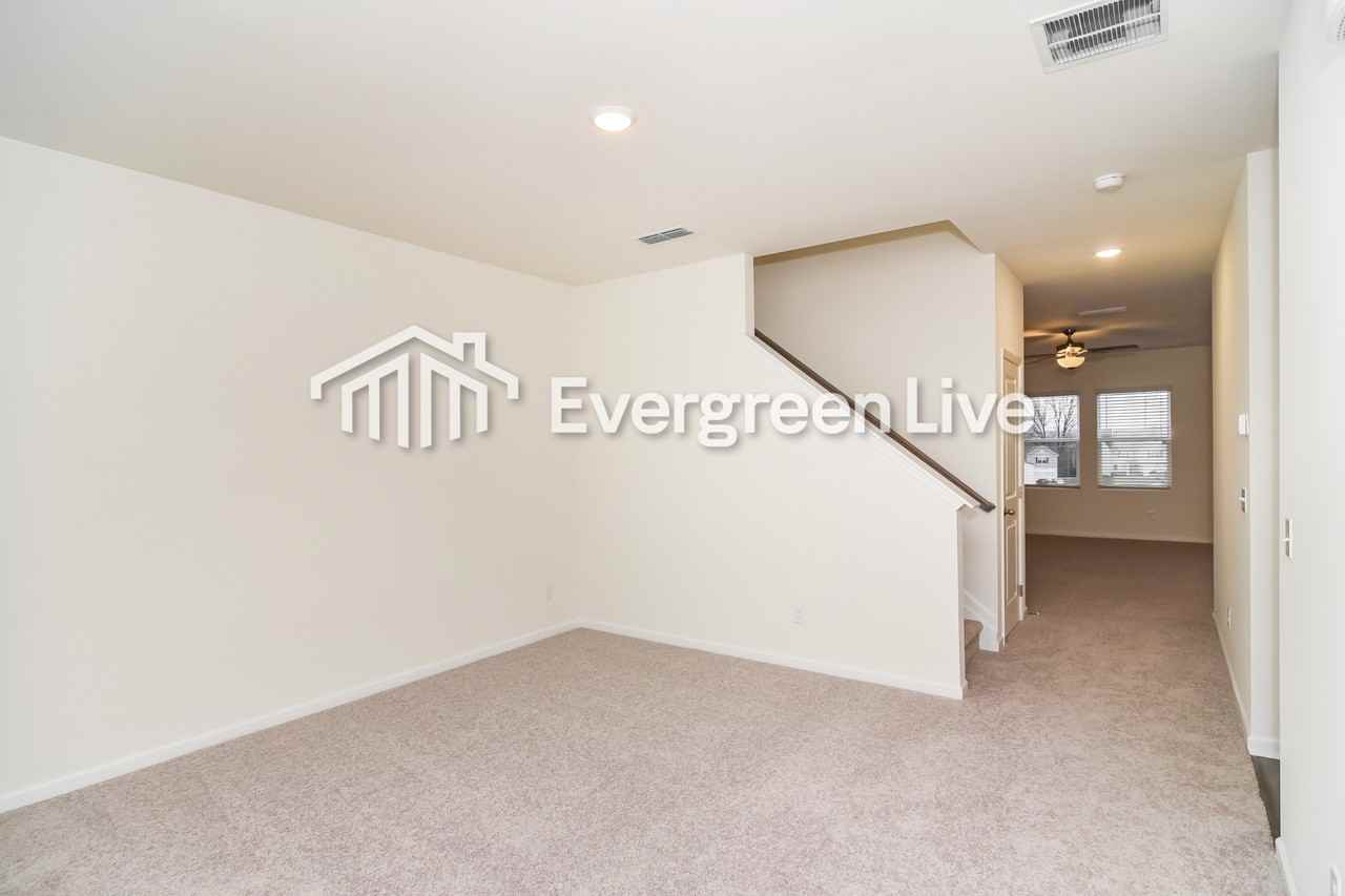 3572 Fellowship Rd - Photo 5 of 16