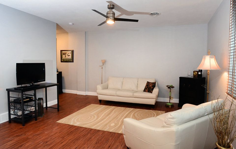 201 S Main St #12 - Photo 6 of 17