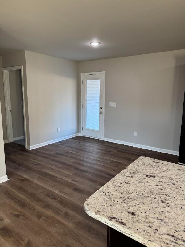 307 Grand Oaks Dr - Photo 5 of 17