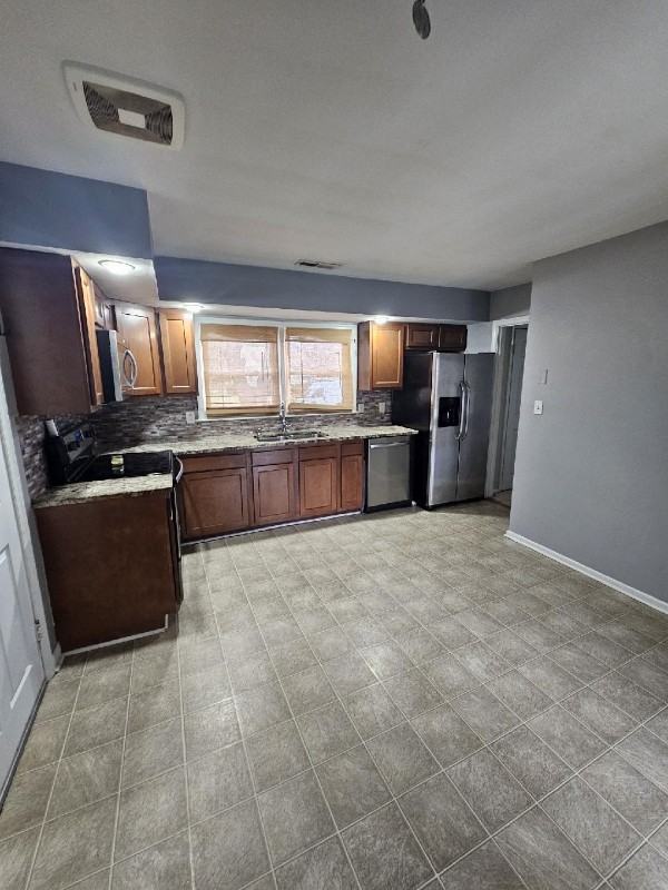 2929 Hilton Ave - Photo 5 of 10